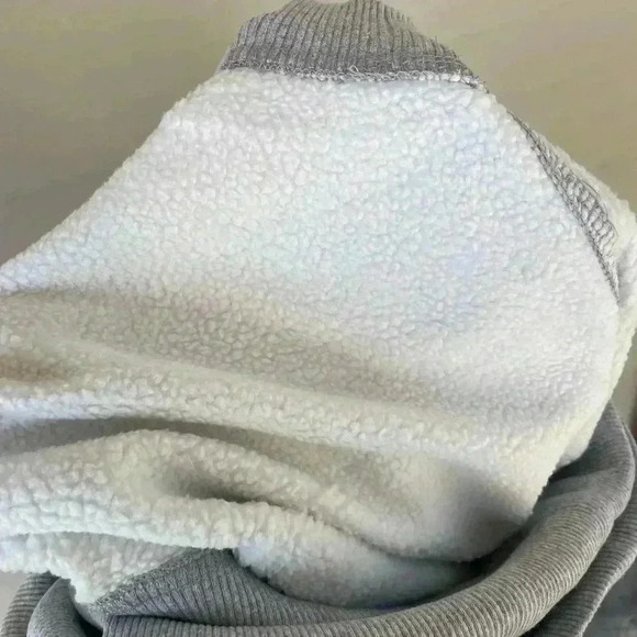 It’s Juliet Los Angeles women’s gray cropped extreme hem size small NWT fleece - Picture 10 of 10